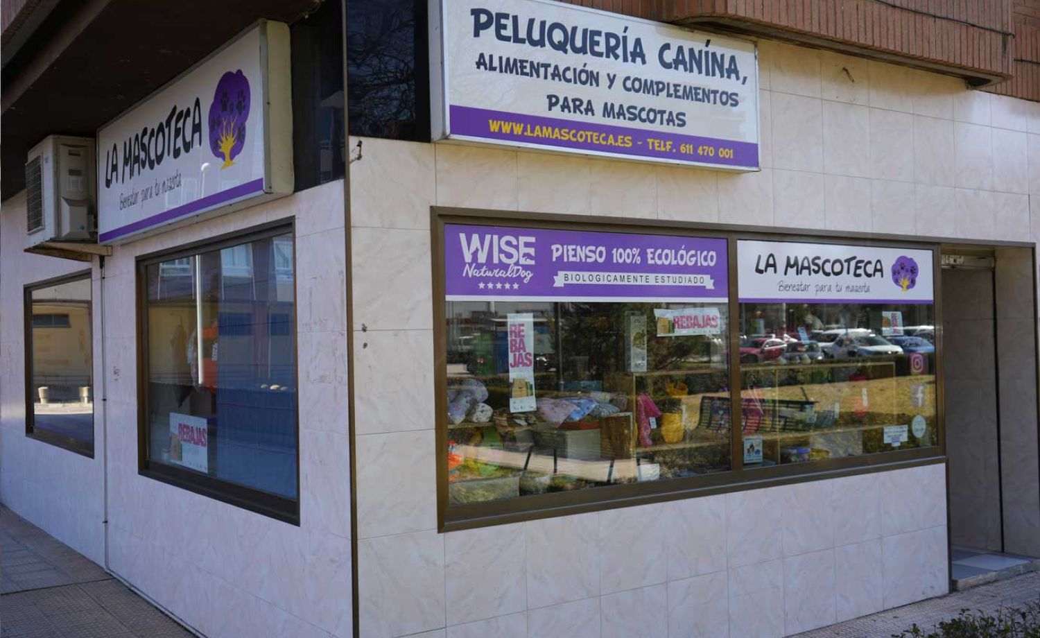 Tienda de alimentacion y peluqueria canina para perros y gatos en Aranda de Duero